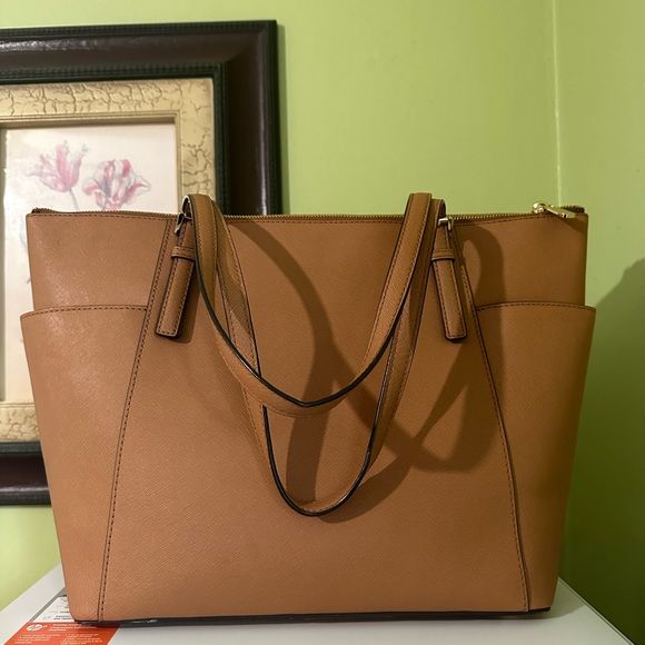 🤎 MICHAEL KORS 🤎 JET SET LARGE TOP ZIP SAFFIANO LEATHER TOTE - Picture 5 of 10